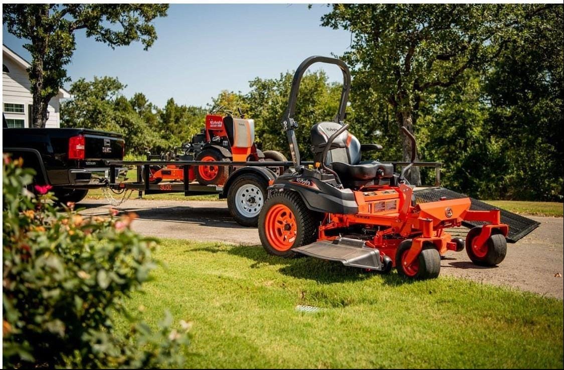 2024 Kubota Z422 Equipment Image0