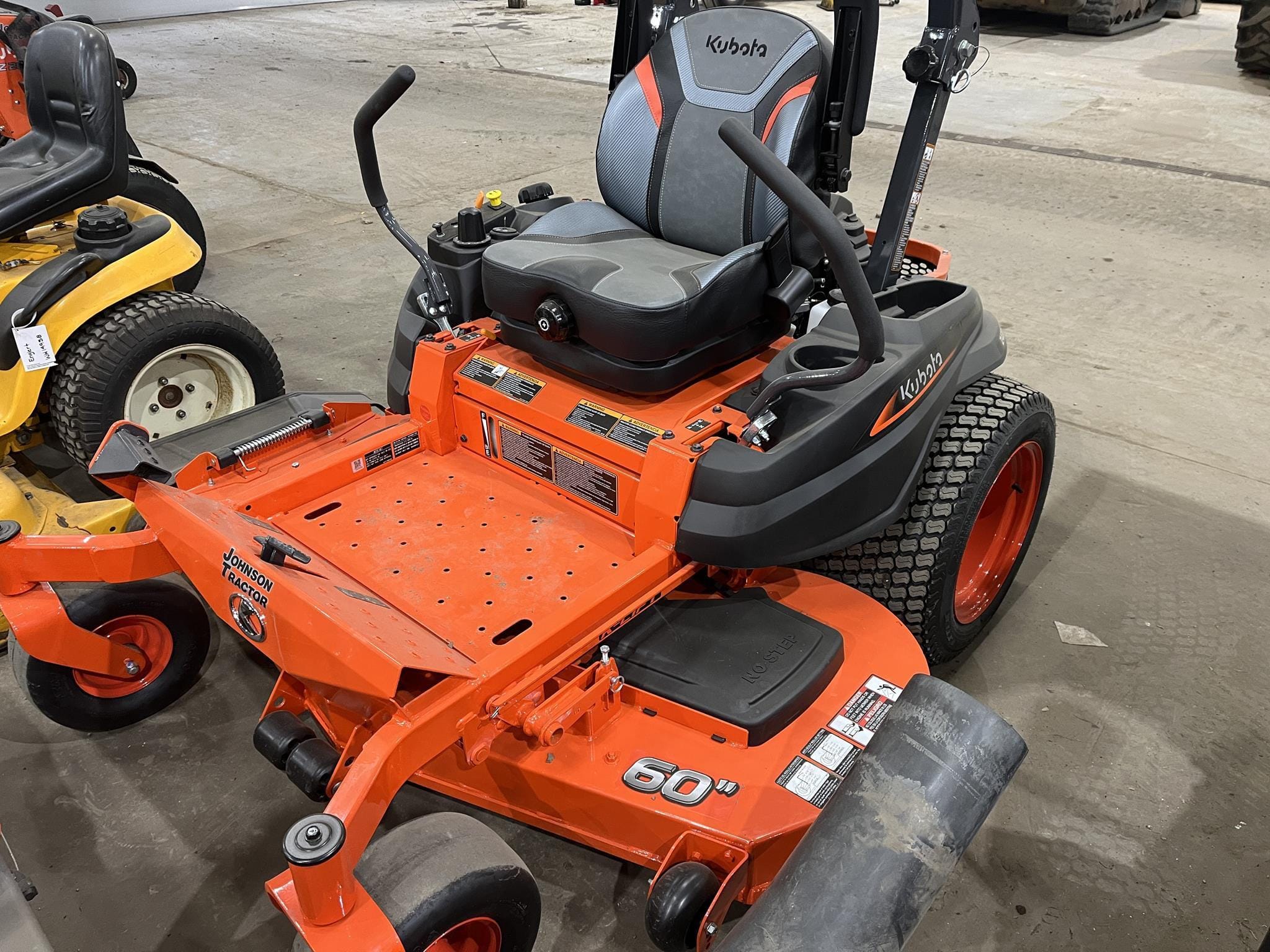 2024 Kubota Z422KWTNC-60 Equipment Image0