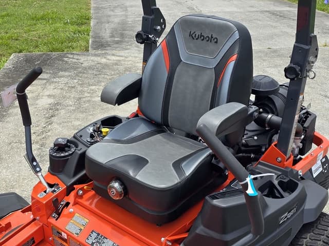 Image of Kubota Z781KWTI-60 equipment image 4