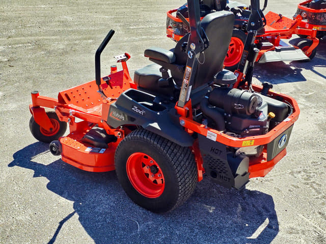 Image of Kubota Z724XKWNC-48 equipment image 2
