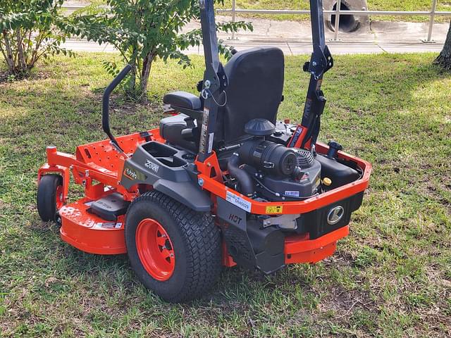 Image of Kubota Z724XKW equipment image 4