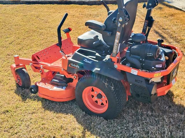 Image of Kubota Z724XKW equipment image 2