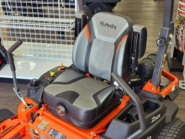 Image of Kubota Z725KH-3-60 equipment image 4