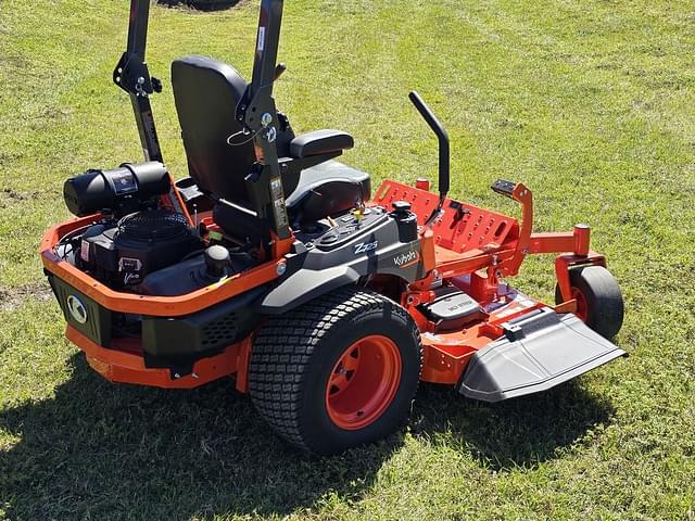 Image of Kubota Z725 equipment image 2