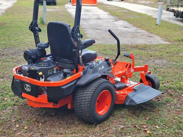 Image of Kubota Z726XKWNC-60 equipment image 3