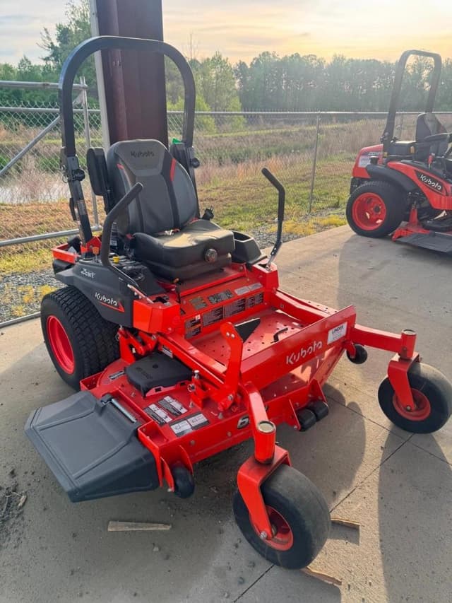 Image of Kubota Z726XKWNC-60 equipment image 2