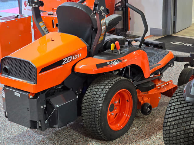 Image of Kubota ZD1011 equipment image 2