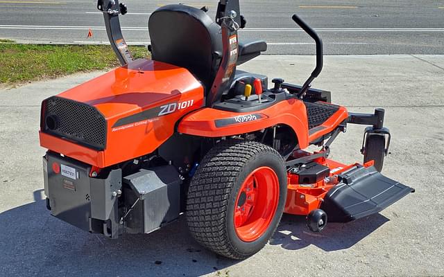 Image of Kubota ZD1011 equipment image 3