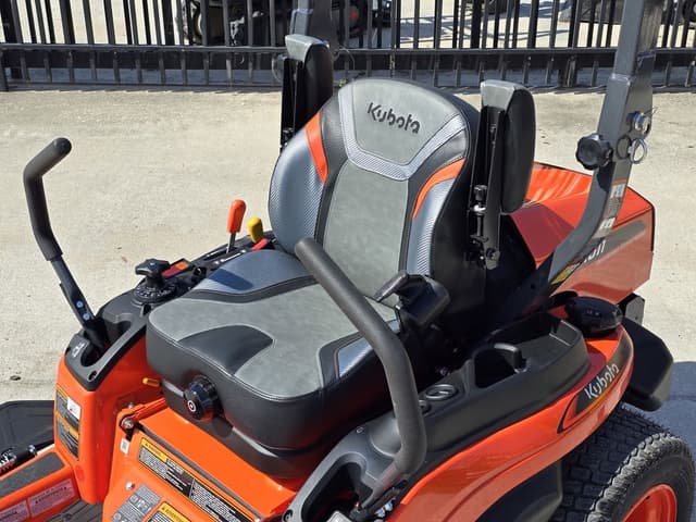 Image of Kubota ZD1011 equipment image 4