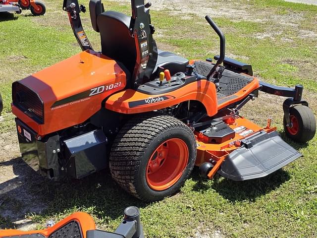 Image of Kubota ZD1021 equipment image 2