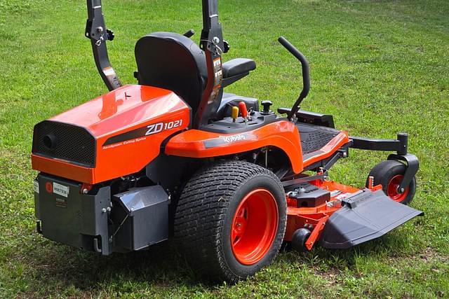 Image of Kubota ZD1021 equipment image 2