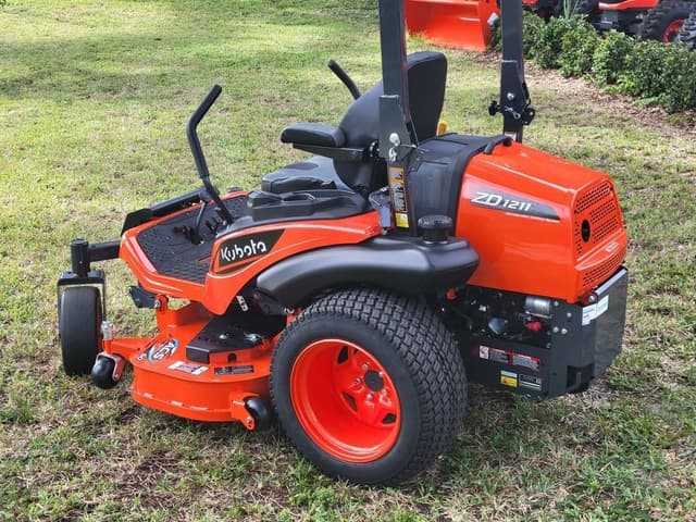 Image of Kubota ZD1211-3-60 equipment image 3