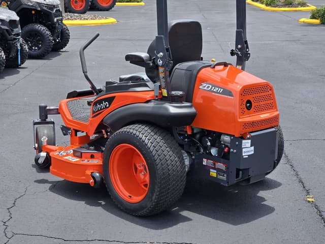 Image of Kubota ZD1211-3-60 equipment image 4