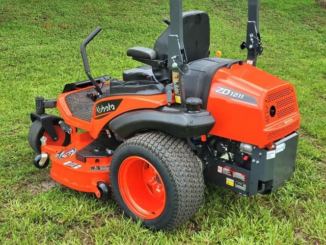 Image of Kubota ZD1211-3-60 equipment image 3