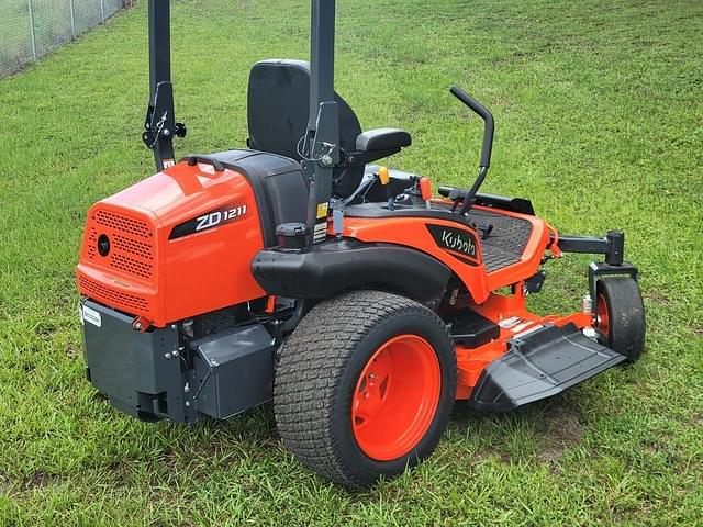 Image of Kubota ZD1211 equipment image 2