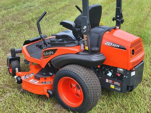 Image of Kubota ZD1211-3-60 equipment image 3