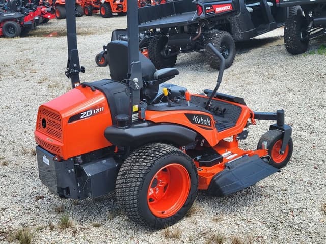 Image of Kubota ZD1211-3-60 equipment image 3