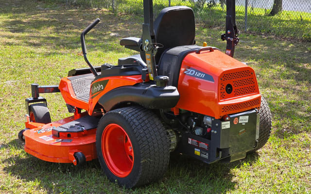 Image of Kubota ZD1211L-3-72 equipment image 3