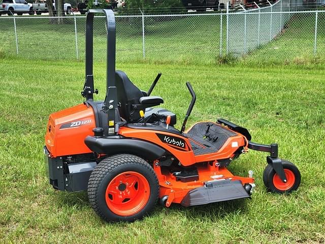 Image of Kubota ZD1211 equipment image 2