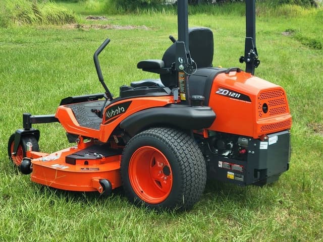 Image of Kubota ZD1211L-3-72 equipment image 4