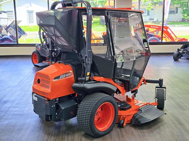 Image of Kubota ZD1211 equipment image 3