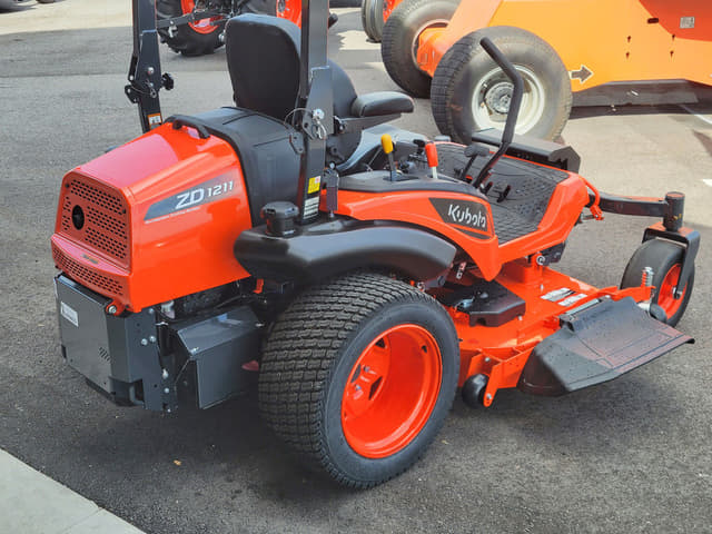 Image of Kubota ZD1211L-3-72 equipment image 2