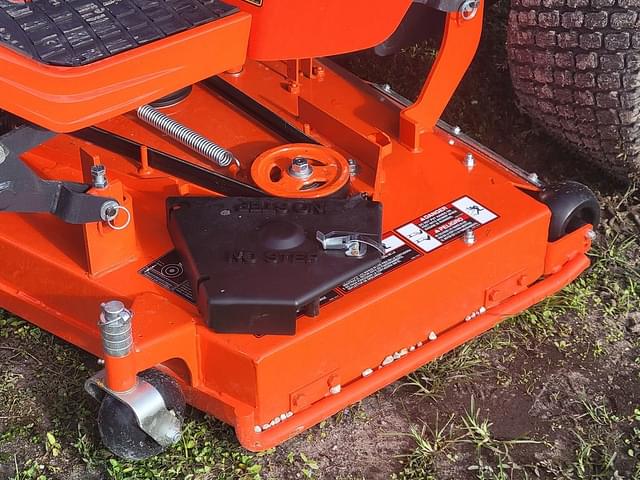 Image of Kubota ZD1211 equipment image 3