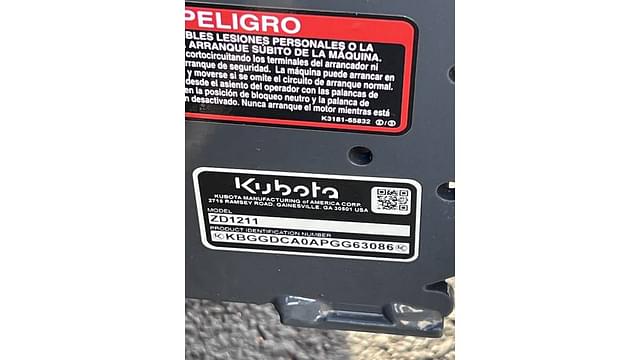 Image of Kubota ZD1211 equipment image 3