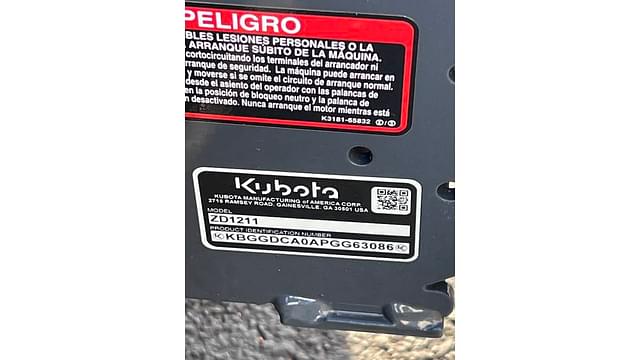 Image of Kubota ZD1211 equipment image 3