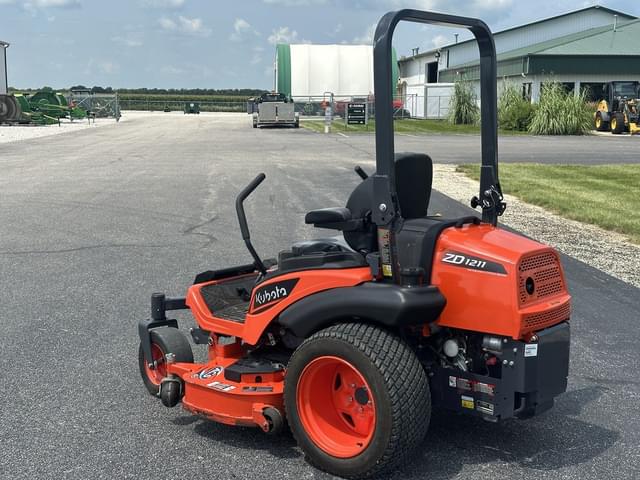 Image of Kubota ZD1211 equipment image 2