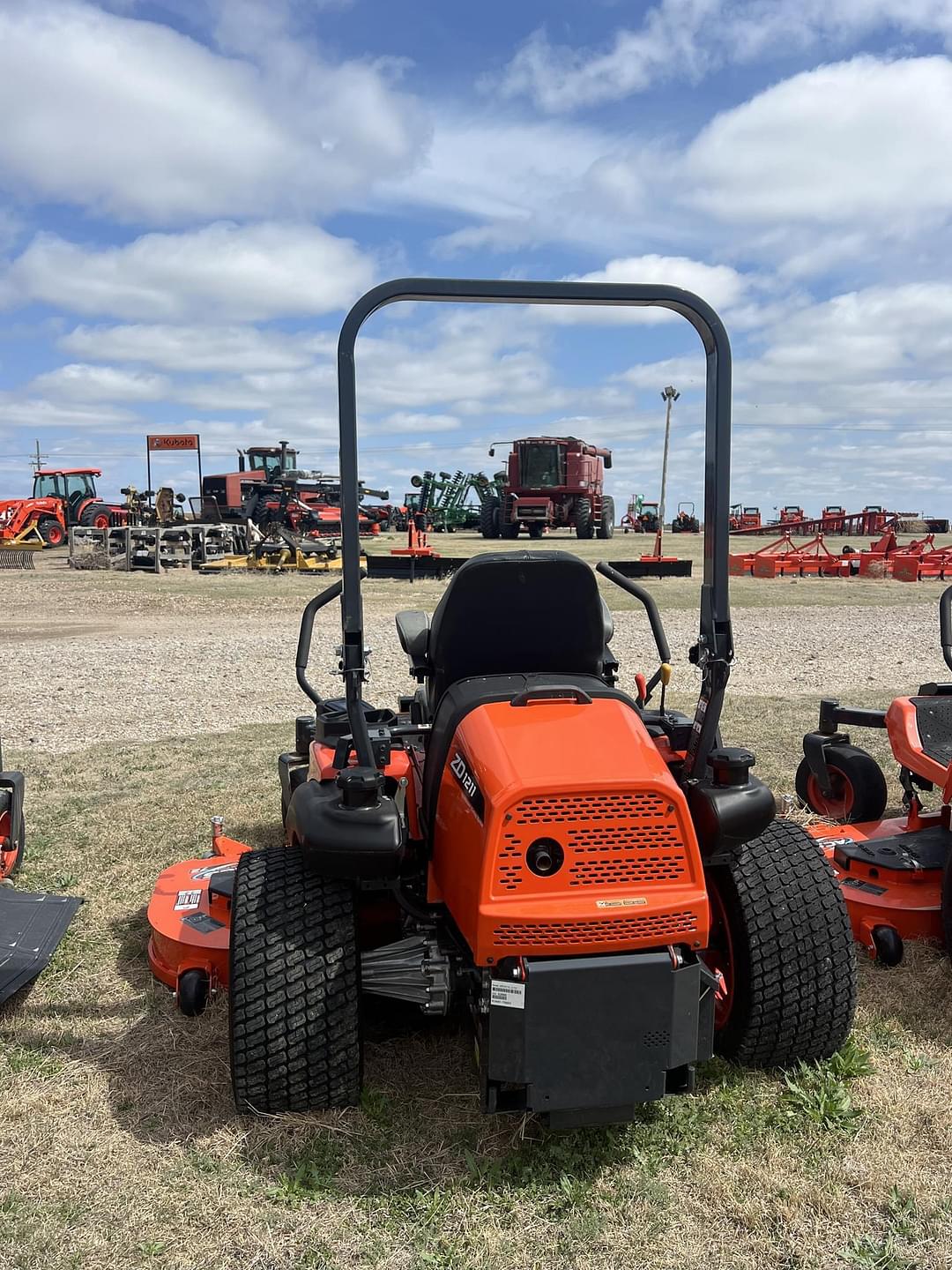 Image of Kubota ZD1211 Image 1