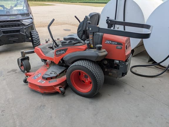 Image of Kubota ZD1211 equipment image 1
