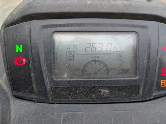 Image of Kubota ZD1211 equipment image 4