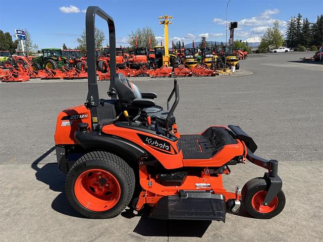 Image of Kubota ZD1211 equipment image 4