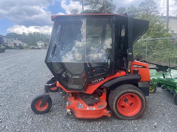 Image of Kubota ZD1211 equipment image 2