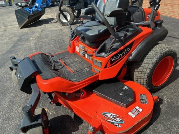 Image of Kubota ZD1211 equipment image 2