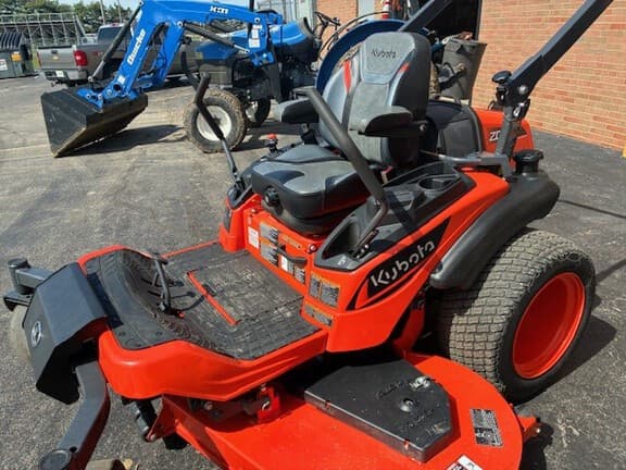 Image of Kubota ZD1211 equipment image 3