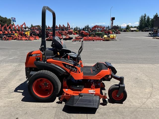 Image of Kubota ZD1211L equipment image 4