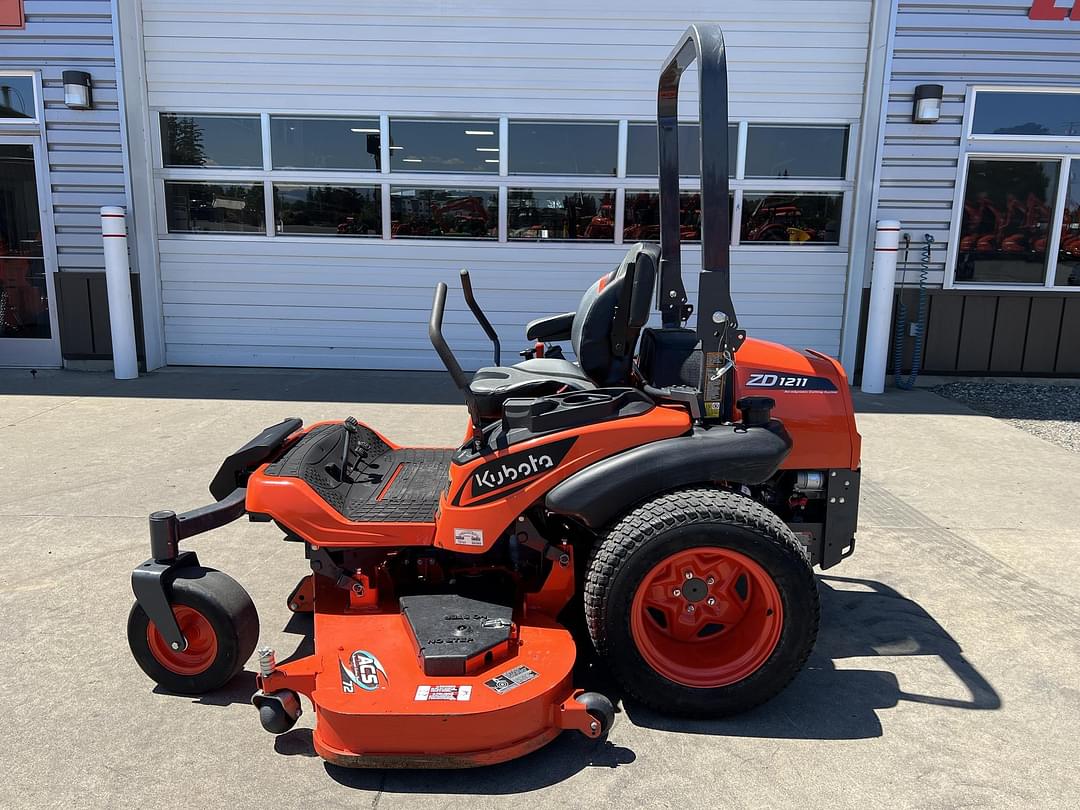Image of Kubota ZD1211L Primary image
