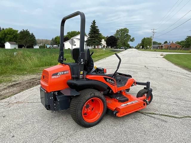 Image of Kubota ZD1211 equipment image 2