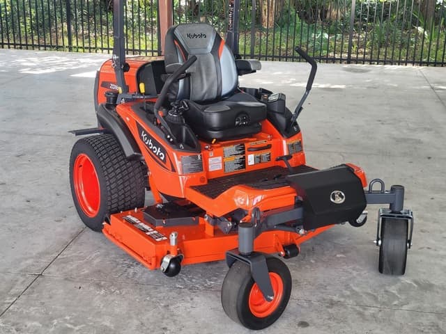 Image of Kubota ZD1611 equipment image 2