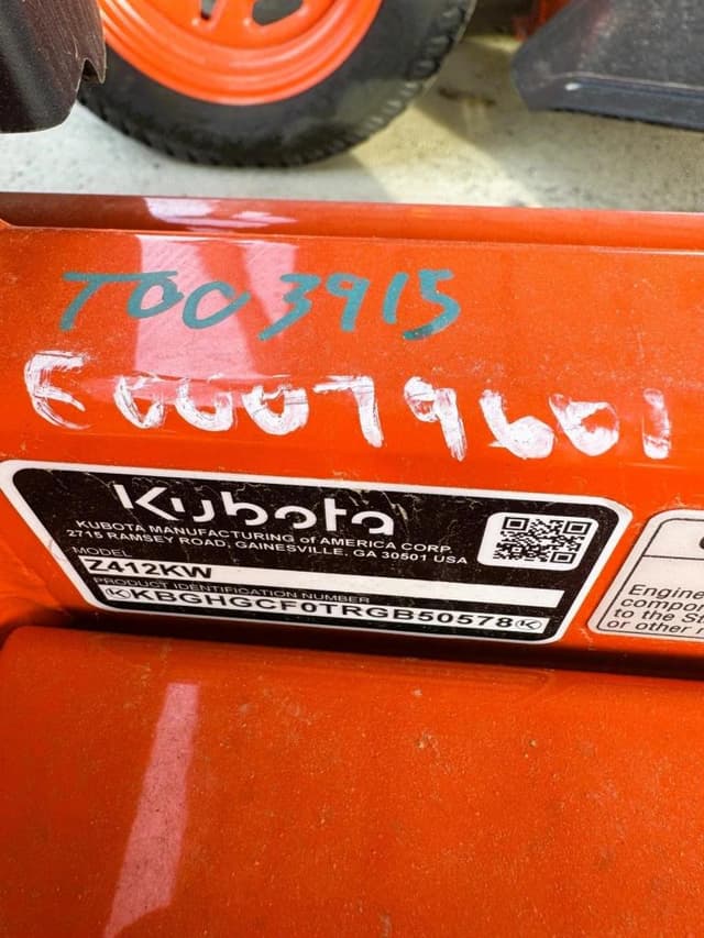 Image of Kubota Z412 equipment image 3