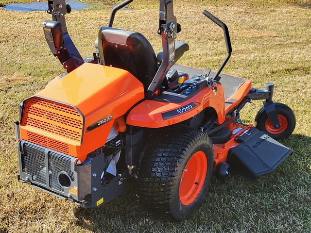 Image of Kubota ZG222 equipment image 2