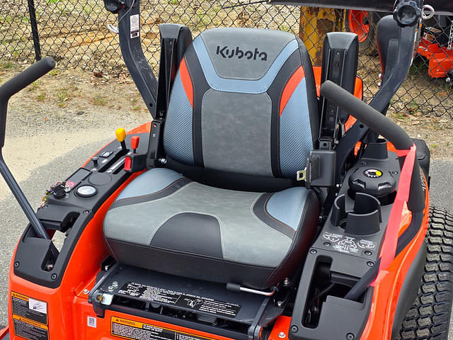 Image of Kubota ZG227 equipment image 4