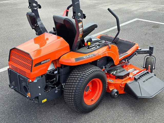 Image of Kubota ZG227 equipment image 4