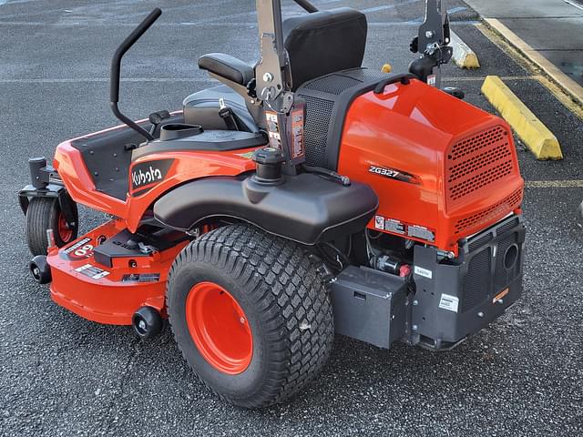 Image of Kubota ZG327 equipment image 3