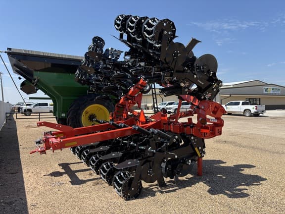 Image of Kuhn Krause Gladiator 1210 equipment image 2