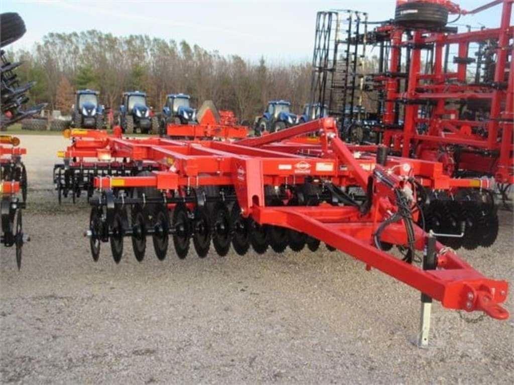 Image of Kuhn Krause Excelerator XT 8010 Primary Image