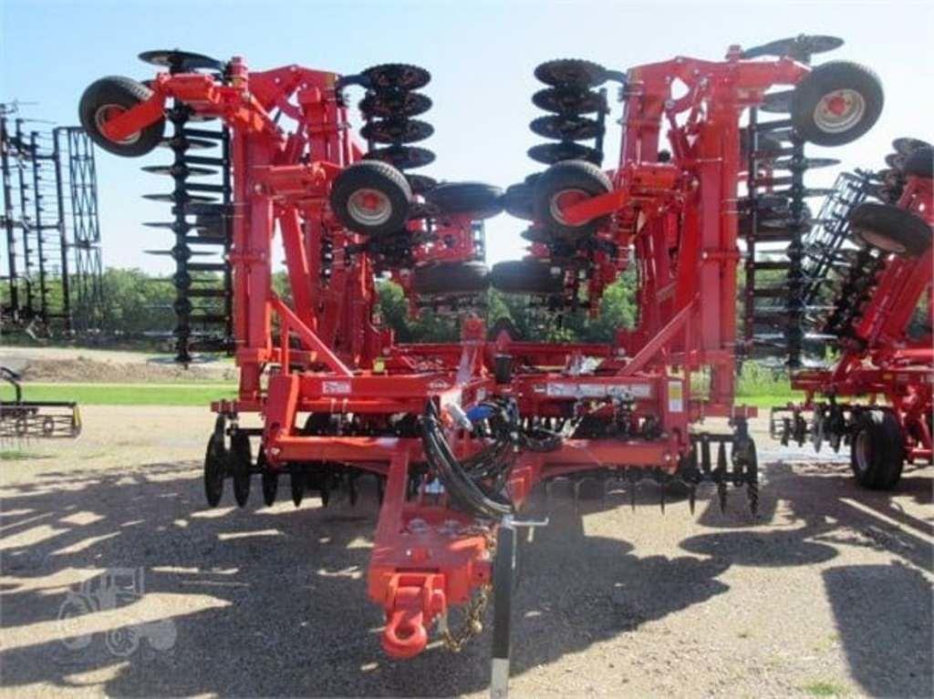 Image of Kuhn Krause Excelerator XT 8010 Primary Image