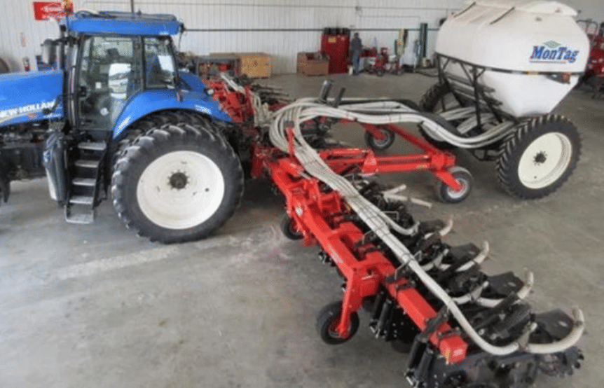 2025 Kuhn Krause Gladiator 1210 Equipment Image0